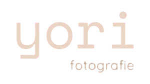 Logo-Yori-Fotografie-digitaal-scherm-300x169.png-removebg-preview